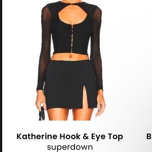 SUPERDOWN Katherine Hook & Eye Top 💕